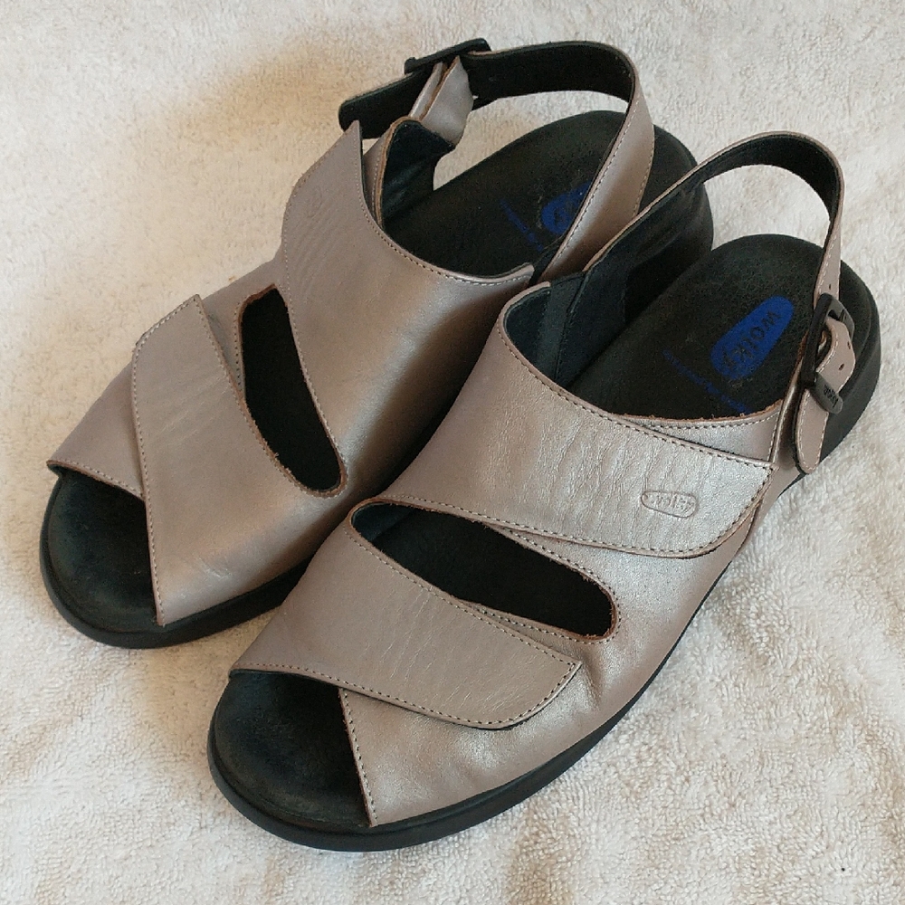 Wolky Nimes Leather Silver Metallic Adjustable Sandal Women's Euro‎ 40, US 9